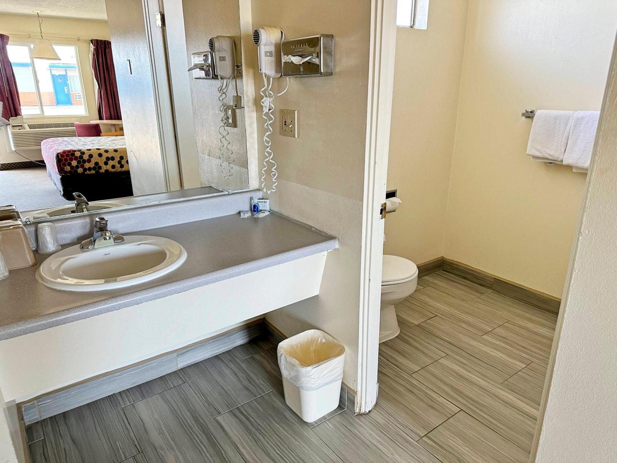 Rodeway Inn Boardman - Hermiston Экстерьер фото